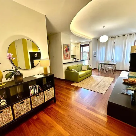 Access, Private Umbrella & Ac