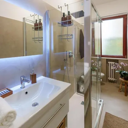 Access, Private Umbrella & Ac Apartment *