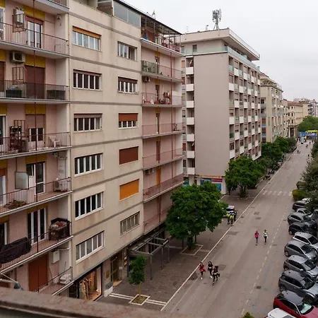 Access, Private Umbrella & Ac Apartment